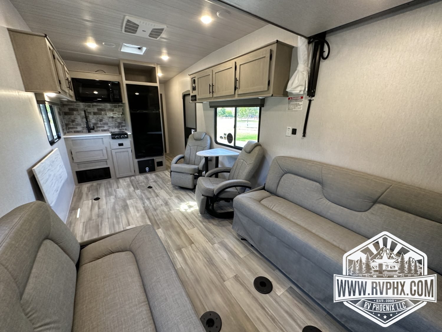 2750GLE RV1006