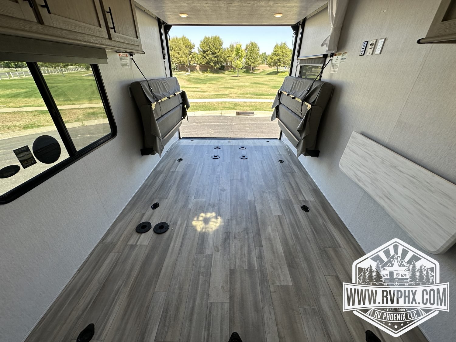 2750GLE RV1013
