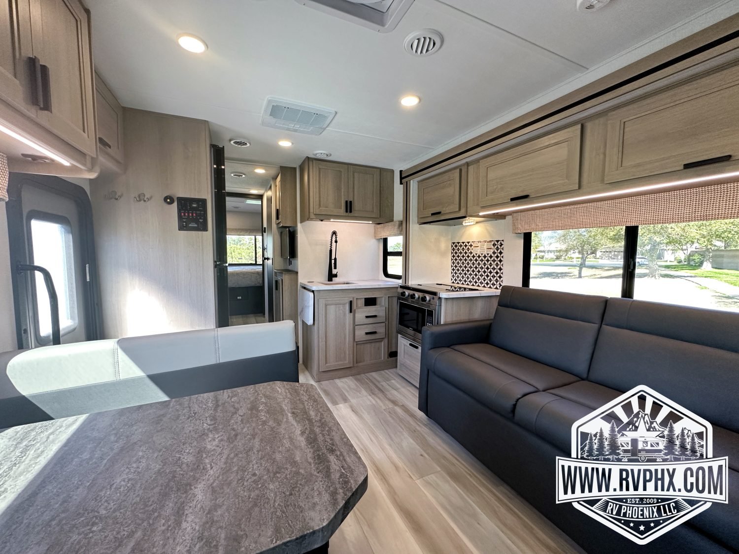 3250 RV1003