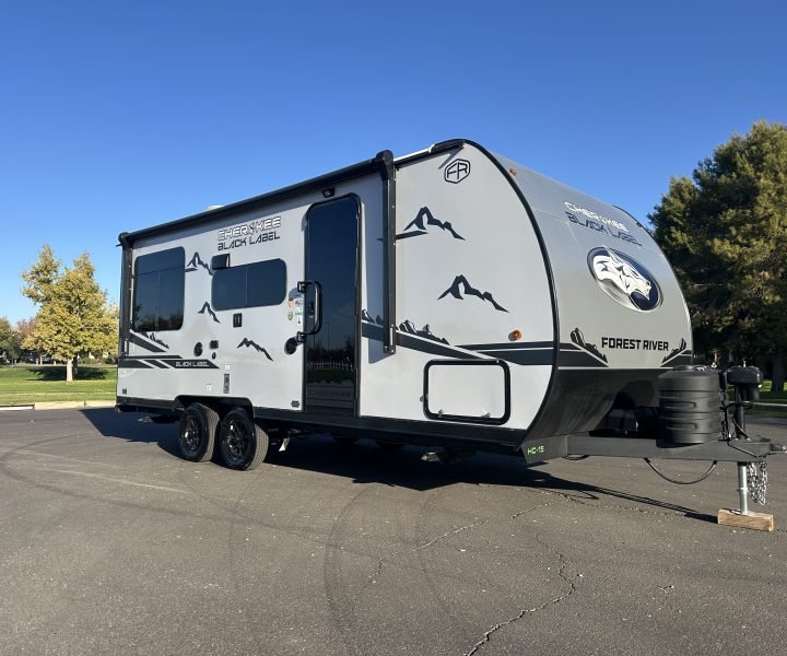 19SMBL travel trailer exterior