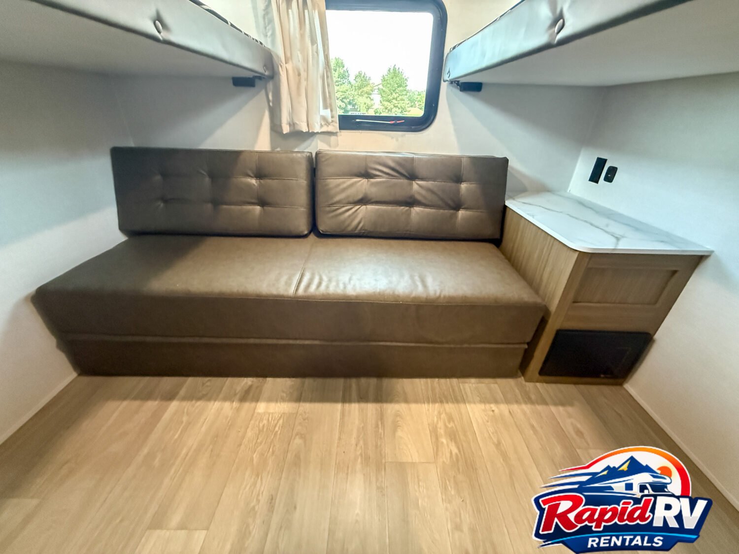 09-2026-salem-28vbxlx-rapid-rv-rentals-photo