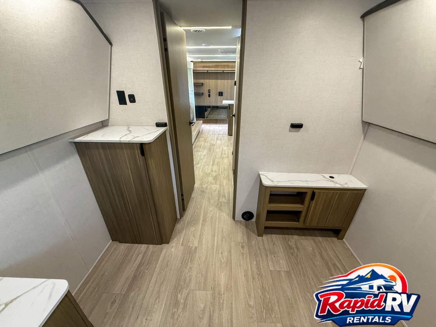 10-2026-salem-28vbxlx-rapid-rv-rentals-photo