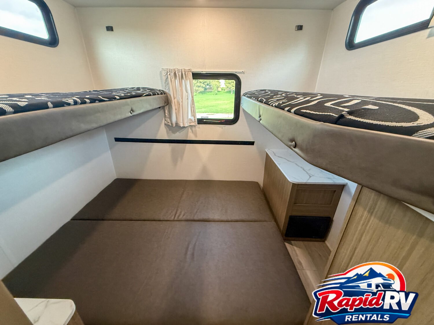 11-2026-salem-28vbxlx-rapid-rv-rentals-photo