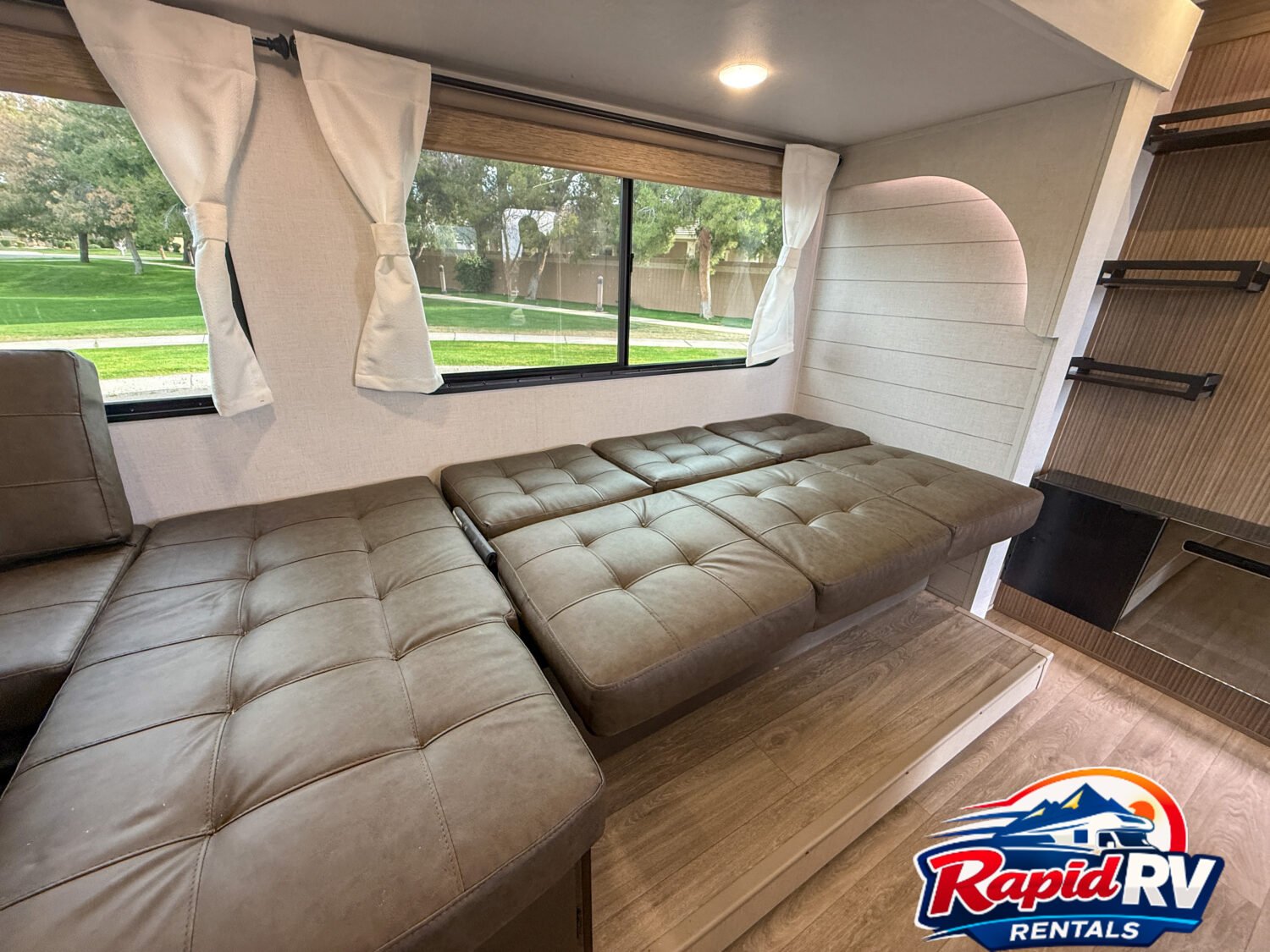12-2026-salem-28vbxlx-rapid-rv-rentals-photo