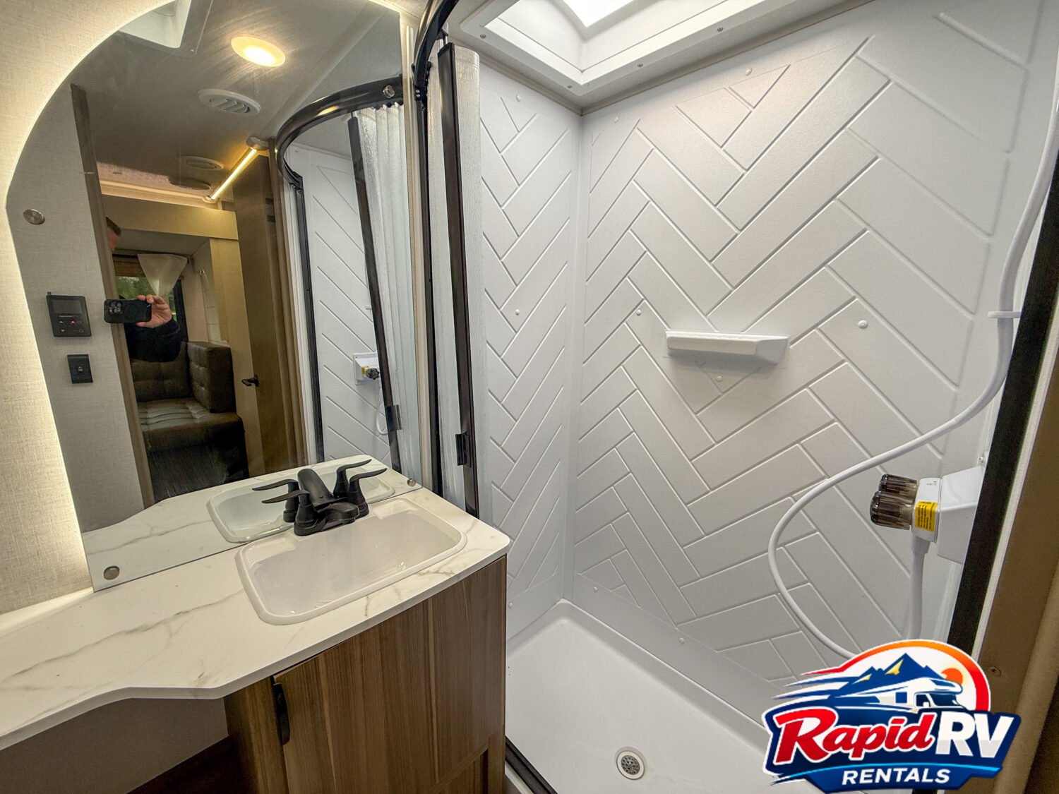 15-2026-salem-28vbxlx-rapid-rv-rentals-photo